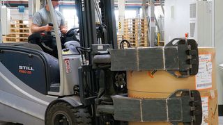 Für einige Unternehmen lohnt es sich, Flurförderzeuge zu leasen. Ein Anwender, der rund um die Uhr einen funktionierenden Fuhrpark benötigt, spricht über seine Erfahrungen mit Still. (Still)