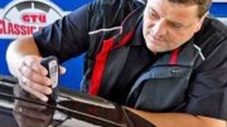 Das Kurzgutachten nach „System GTÜ“ beinhaltet auch eine Lackschichtdickenmessung. (Foto: GTÜ)