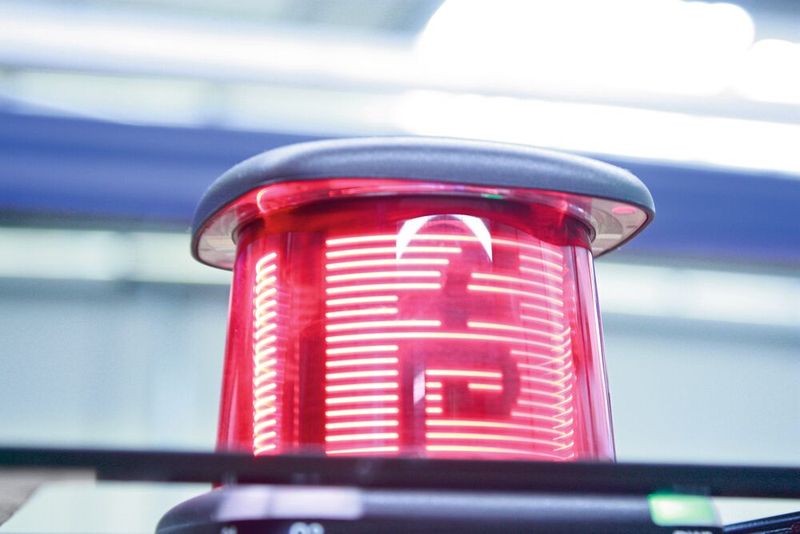 Le scanner laser d'un robot mobile autonome (AMR) de Seer Robotics symbolise les assistants autonomes et les progrès de la numérisation et des systèmes basés sur l'intelligence artificielle. Grâce à des partenaires technologiques établis et nouveaux, Martin Mechanic et Martin Systems enrichissent constamment leur offre de solutions d'automatisation. (Source : Martin Group)