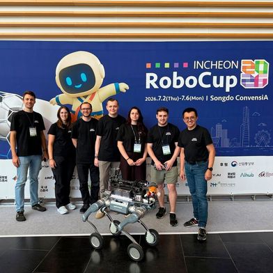 Das Siegerteam der FH Oberösterreich (v.l.n.r): Markus Ertl, Alexandra Eichberger, Benedikt Mayrhofer, Oskar Gnadlinger, Nathalie Weiß, David Oberngruber, Raimund Edlinger  (Bild: Fachhochschule Oberösterreich)