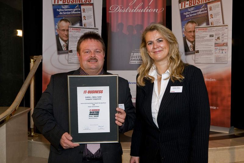 Jörg Klawitter von Fröhlich + Walter nahm die Auszeichnung als Qualified Distributor im Bereich Spezial-Distribution freudig entgegen. (Archiv: Vogel Business Media)