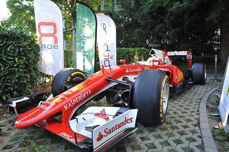 Das Ferrari SF15-T Formel 1 Showcar (8Soft)