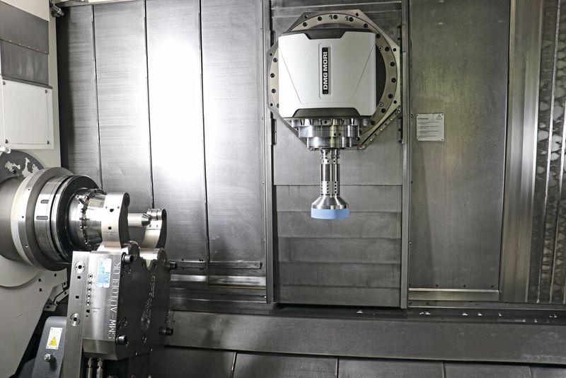 MS Ultraschall also uses the grinding option of the CTX beta 2000 TC turn-mill center from DMG Mori. For perfect surfaces, the grinding wheel and Haimer grinding holder are finely balanced before use.(Image: Haimer)