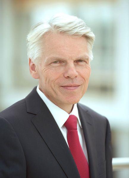 Weitere Mitglieder des VCI-Präsidiums: Prof. Dr. Dr. Andreas Barner ist Chairman of the Board of Managing Directors bei... (Bild: Boehringer Ingelheim/www.dieth.com)