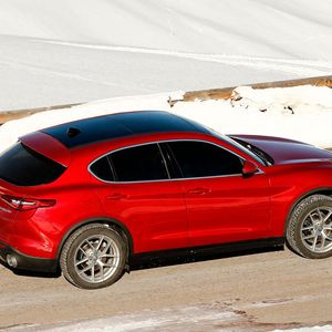 Bella Figura: Stelvio, das erste SUV von Alfa Romeo, basiert auf der Giulia – das zeigt auch das Design.