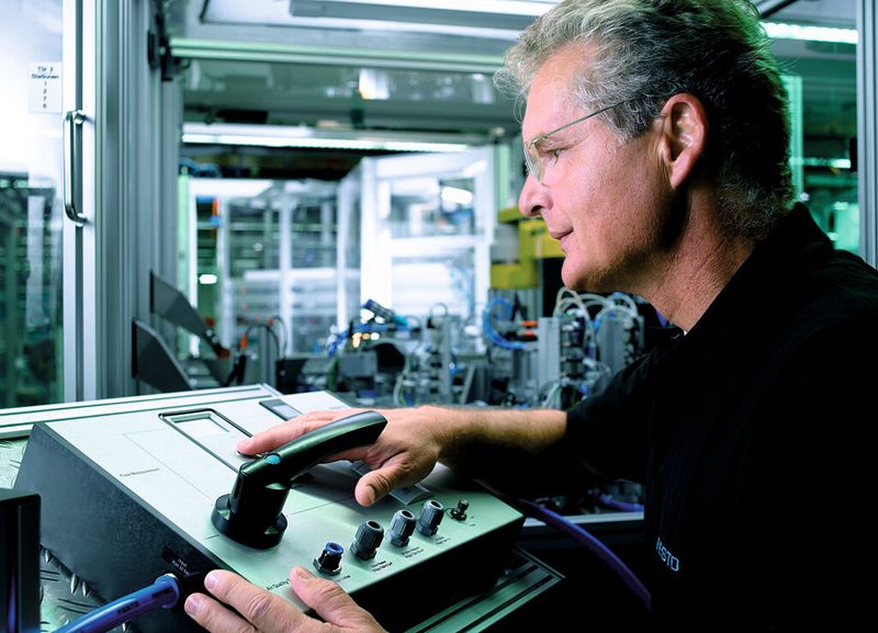 Ein erhebliches Energieeinsparpotenzial schlummert in den Druckluftnetzen vieler Unternehmen. Um Verbräuche einzelnen Teilbereichen oder Komponenten zuzuordnen, erfolgen Messungen im laufenden Produktionsbetrieb. (Bild: Festo)