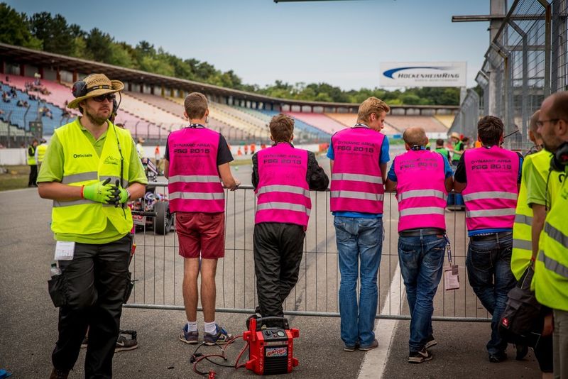 Bereits seit 10 Jahren kämpfen Studententeams aus aller Welt am Hockenheimring bei Formula Student Germany mit ihren selbstkonstruierten Rennboliden um den Sieg. (Formula Student Germany/ Bergan)
