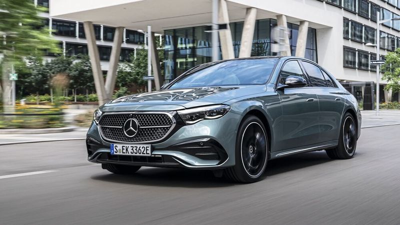 Platz eins in der oberen Mittelklasse im Mai 2024: die Mercedes E-Klasse mit 2.695 Neuzulassungen (Bild: Mercedes-Benz)