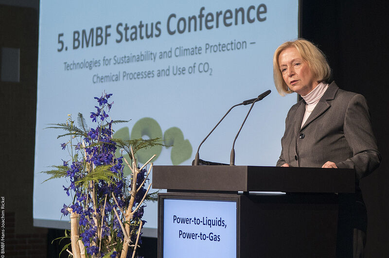 Die Bundesforschungsministerin Johanna Wanka eröffnet die Abschlusskonferenz der BMBF Fördermaßnahme 