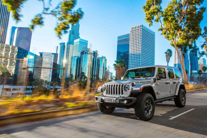 Jeep stattet seinen Paradeoffroader Wrangler mit einem Plug-in-Hybrid-Antrieb aus. Jeep stattet seinen Paradeoffroader Wrangler mit einem Plug-in-Hybrid-Antrieb aus.