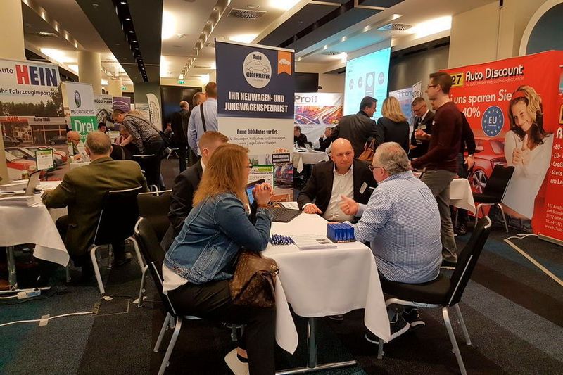 Die Aussteller und Großhändler hielten Sonderkonditionen für die Teilnehmer bereit. (ELN)