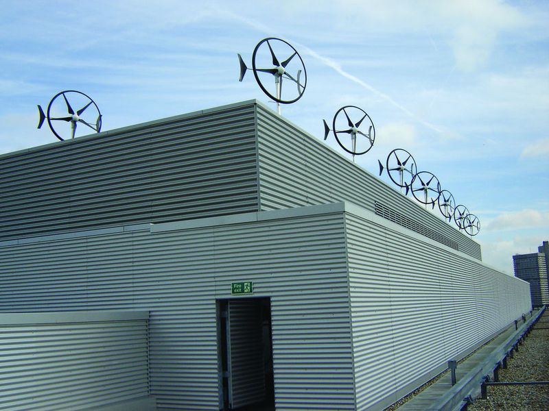 Das SWIFT Rooftop Wind Energy System eignet sich durch seine spezielle Halterung und seine geräuschoptimierte Rotorausführung für die Installation auf Gebäuden. (Archiv: Vogel Business Media)