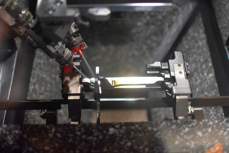 En raison de l'émergence de nouveaux produits et de nouvelles technologies de fabrication, de nouvelles solutions ajustées doivent être développées pour l'ébavurage, l'arrondissement des bords et la finition de surface. Ces solutions sont au coeur de DeburringExpo. (Source : acp systems)