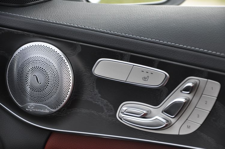 Burmester-Boxen sorgen für den richtigen Sound in der C-Klasse. (Foto: Richter)