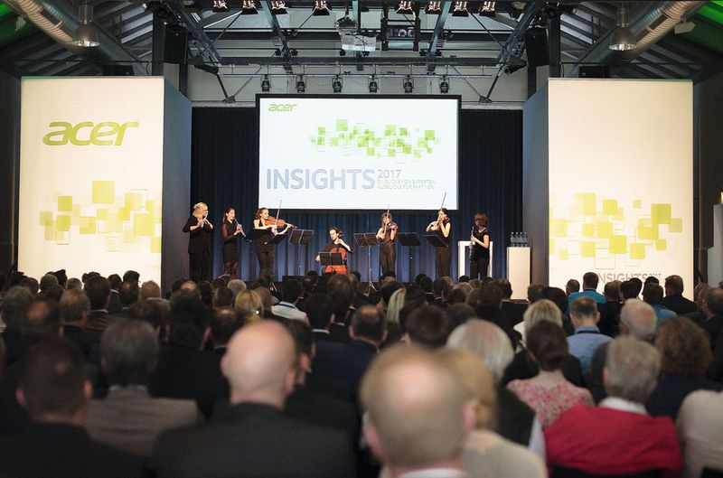 Ein Ensemble eröffnete die Veranstaltung und stimmte die Gäste auf den Abend in der Elbphilharmonie ein. (Acer)