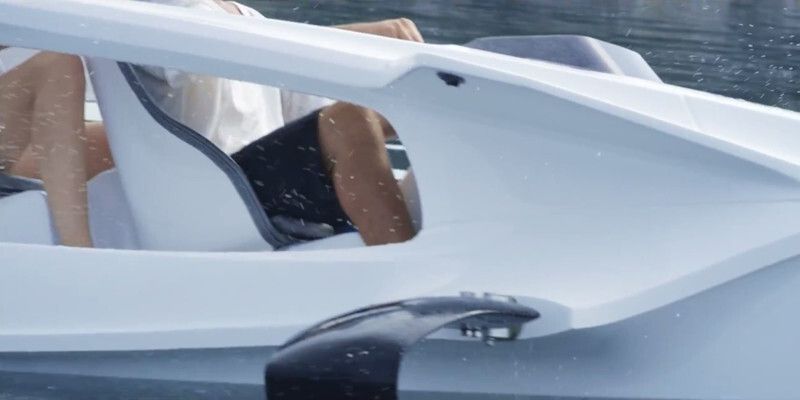 Zum Abheben – das elektrische Tragflächenboot Quadrofoil (Quadrofoil)