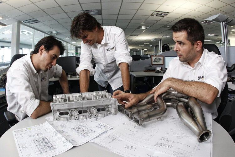 Renault F1-Techniker entwickelten schon frühzeitig im vergangenen Jahr am neuen Motor. (Foto: Renault)