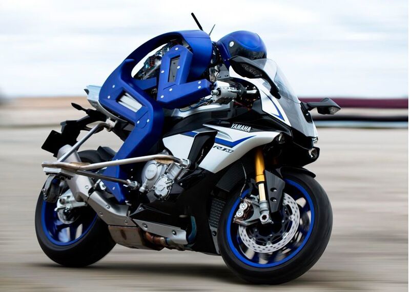 Der sogenannte Motobot ist ein Motorrad-fahrender, humanoider Roboter von Yamaha. (Bild: Yamaha)