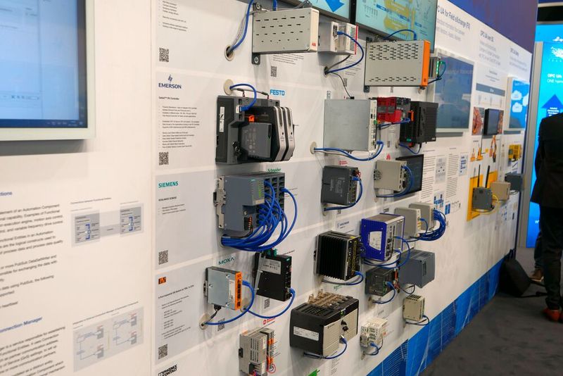 Die OPC Foundation zeigte, welche Geräte bereits mithilfe des Standards miteinander kommunizieren können.  (Bild: Sandro Kipar/VCG)