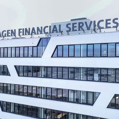 Volkswagen Financial Services bietet privaten Auto-Käufern und -Verkäufern mit „Vender“ nun ein digitales Kaufabwicklungsinstrument. (Bild: Volkswagen Financial Services )