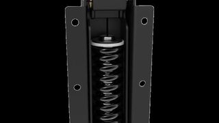 Die CA-Scharniere mit Torsionsfeder erleichtern das Anheben und Stützen von Klappen, Türen und Platten durch ein Gegengewicht. (Southco)