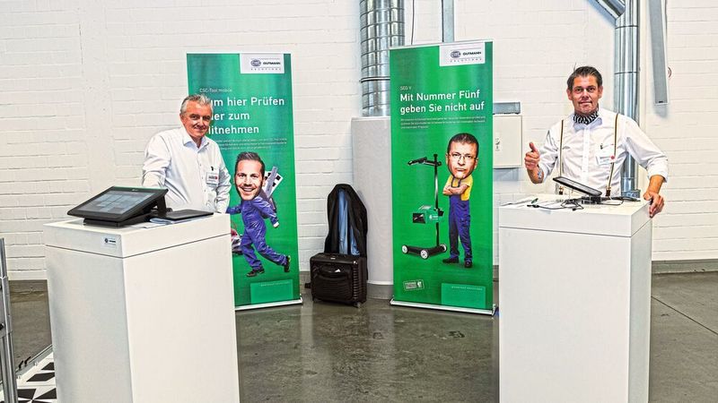 Hella Gutmann hatte unter anderem sein neues Ergänzungsset für sein Fahrerassistenz-Kalibriersystem „CSC-Tool“ im Gepäck. Mit ihm können Werkstätten ihr Tool nun zum vollwertigen Achsvermessungssystem aufrüsten. (RAINER WENGEL)