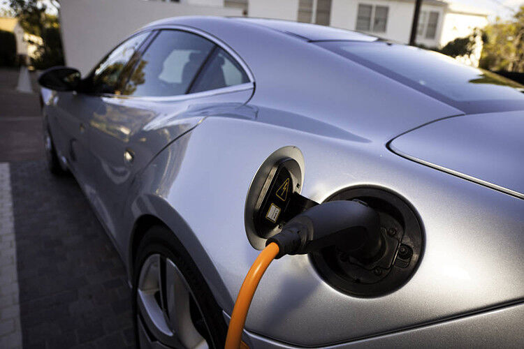 Die Lithium-Ionen-Akkus sollen in sechs Stunden vollständig geladen sein. Die Kapazität soll  etwa 80 Kilometer betragen. (Foto: Fisker)