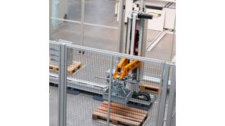 Das RAS Multibend-Center Biegezentrum ist mit Automatisierungskomponenten ausgestattet, die beim Beladen der Platinen und beim Entladen und Stapeln der gebogenen Teile das Anwendungsspektrum erweitern. (RAS)