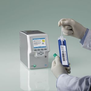 (copyright Carter Dow Photography 2014 / Roche Diagnostics)