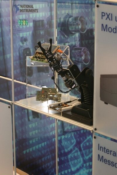 Exponat am NI-Stand: Robotikarm (Archiv: Vogel Business Media)
