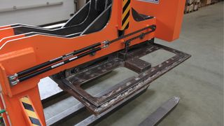 de-2022-06-821-bild-1-aufmacher-nordgreif-platinengreifer-ace-gaszugfedern-detail (Quelle: Nordgreif)