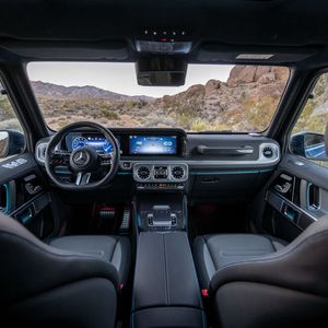 Innen geht es gewohnt edel zu. (Bild:  Mercedes-Benz AG)