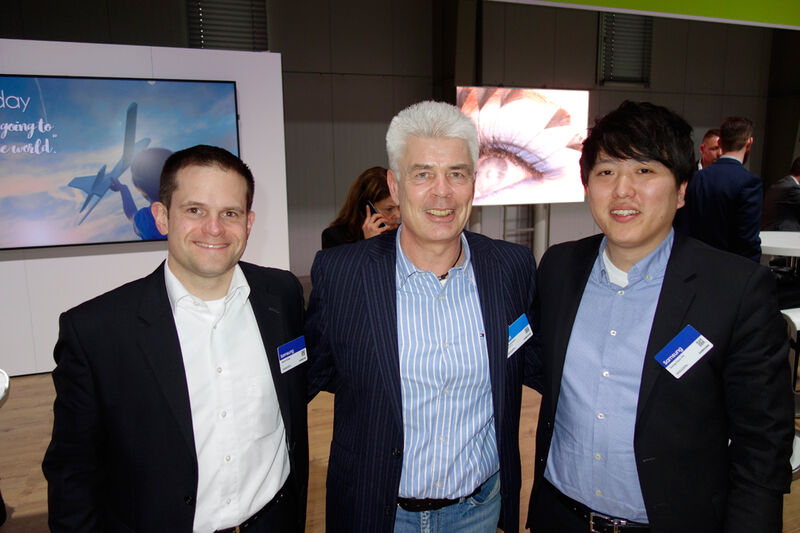 (v. l.) Martin Gross, Samsung, Uwe Horstmann, Wortmann, und Soung-Hyun Oh, Samsung (Bild: IT-BUSINESS)