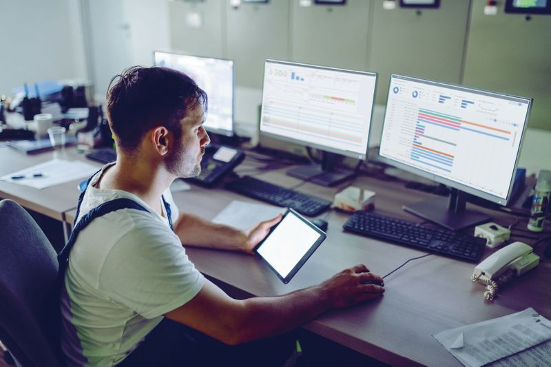 (Quelle:  dusanpetkovic1/Adobestock und T.Con)