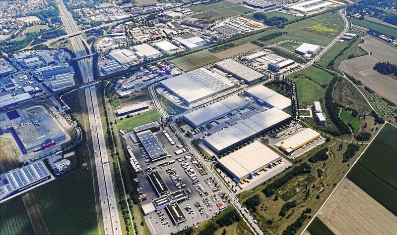 Blick auf das GVZ Augsburg: Der neue Containerbahnhof wird eine maximale Jahreskapazität von 100.000 Ladeeinheiten bieten. (M. Merk)