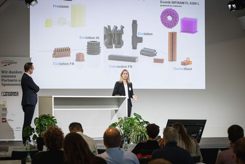 Steckverbinderkongress 2023 Tag 2: Kongress mit Trendthemen von PCF über DC-Steckverbinder, Hybridsteckverbinder, Qualifizierung, Single Pair Ethernet, Hands-on Workshops bis zu 3D-Druck und Konfektionierung. (Bild: Stefan Bausewein)