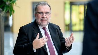 BDI-Präsident Siegfried Russwurm ist enttäuscht von der Politik. Die Energiepreisbremse ignoriere die Realität in den Industriebetrieben.  (Bild: Christian Kruppa)