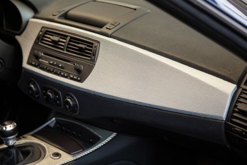 In der Kategorie „body interior“ überzeugten Zierteile mit selbstheilender bionischer Oberfläche von Rühl Puromer, die an Fahrzeug der Firma dstyle präsentiert wurden. (Foto: SPE)