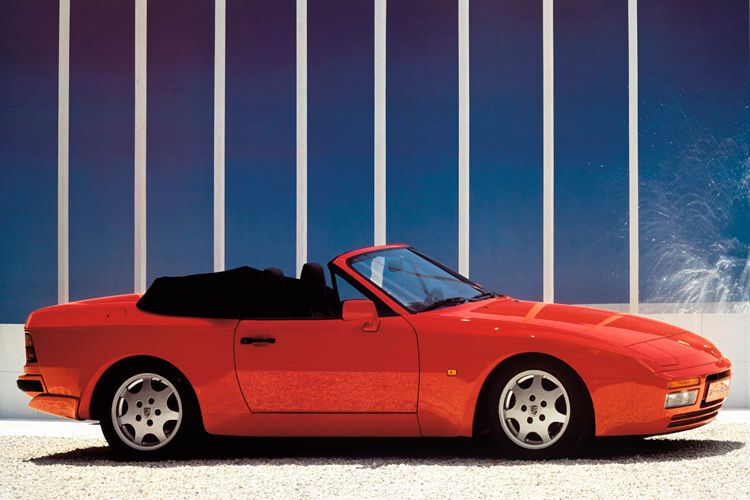 Im Sommer 1988 läuft die Produktion der Modellreihen 924 S und 944 aus. Im Frühjahr 1989 ist der Produktionsstart für das 944 S2 Cabriolet. (Foto: Porsche)