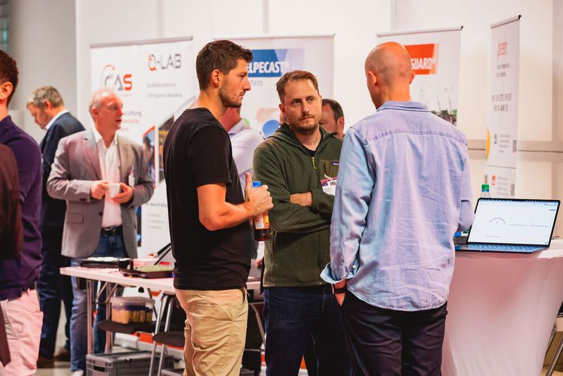 Impressionen vom 24. Würzburger EMS-Tag: Im Mittelpunkt standen aktuelle Branchenthemen, praxisnahe Impulse und insbesondere der persönliche Austausch innerhalb der EMS-Community. (Bild: Stefan Bausewein)