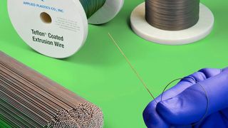 Maßgeschneidert und tribologisch günstiger auf Draht sein: Mit PTFE (Teflon) beschichteten Draht mit präzisem Enddurchmesser bietet Applied Plastics aus Norwood (USA) für die Herstellung von Kern- und Führungsdrähten sowie für Stilletts und Dorne an, wie es heißt.
 (Applied Plastics)