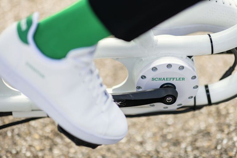 Herz des Antriebssystems Free Drive ist der Pedalgenerator von Schaeffler. Er erzeugt beim Treten einen gleichmäßigen Widerstand und liefert die Energie für einen Elektromotor am Hinterrad. (Bild: Schaeffler (Daniel Karmann))