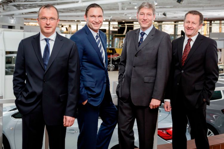 Zufriedene Gesichter im AVAG-Vorstand: (v.li.) Ulf Pfeiffer, Roman Still, Albert C. Still und Markus Kruis.
