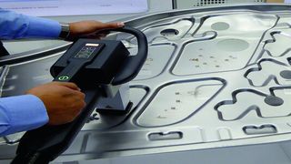 Der TruMark 5010 ist als mobiler Marker ein kompaktes und leistungsstarkes Beschriftungsgerät, das die neue Freiheit bei der Laserbearbeitung bringt. (Bild: Kuhn)