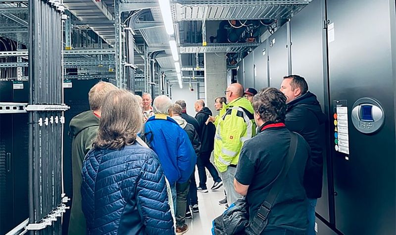 Rechenzentrumsführung anlässlich des TdoRZ bei NTT Global Data Centers in Hattersheim. (Bild:  NTT Global Data Centers / German Datacenter Association)
