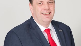 „Auch das klassische Flottengeschäft verlangt neue Konzepte, um für Kunden attraktiv zu bleiben“, sagt Stefan Jansen, Vertriebsdirektor Nutzfahrzeuge und designiertes Vorstandsmitglied der Fahrzeug-Werke Lueg AG. (Lueg)