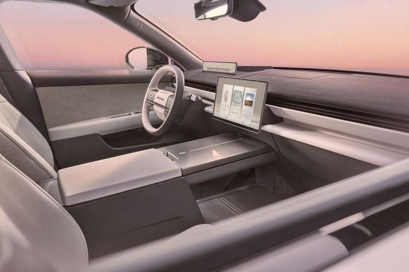 Innen ist der Range Rover GT modern und reduziert gestaltet. (Bild: Land Rover)