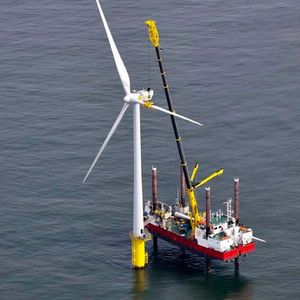 Die Hydraulik muss auf hoher See viel aushalten - entsprechend wichtig sind Korrosionsschutzbeschichtungen.(Bild:  MTV Metallveredlung)