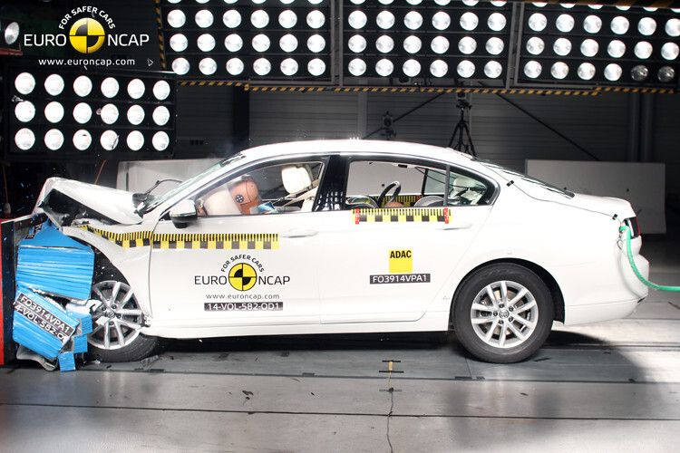 ... den VW Passat ... (Foto: NCAP)