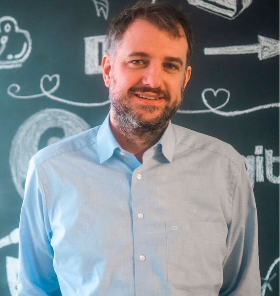 Wolfgang Grasshofs KI-Plattform Auxdata bildet ein wesentliches Element der neuen Kooperation. (Bild: Auxdata)